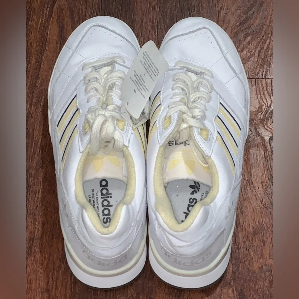 adidas 🟡brand new